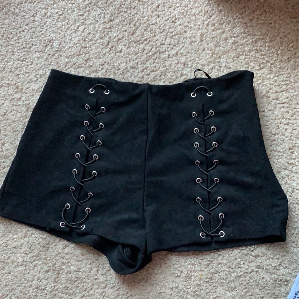 Shorts - Picture 4 of 4